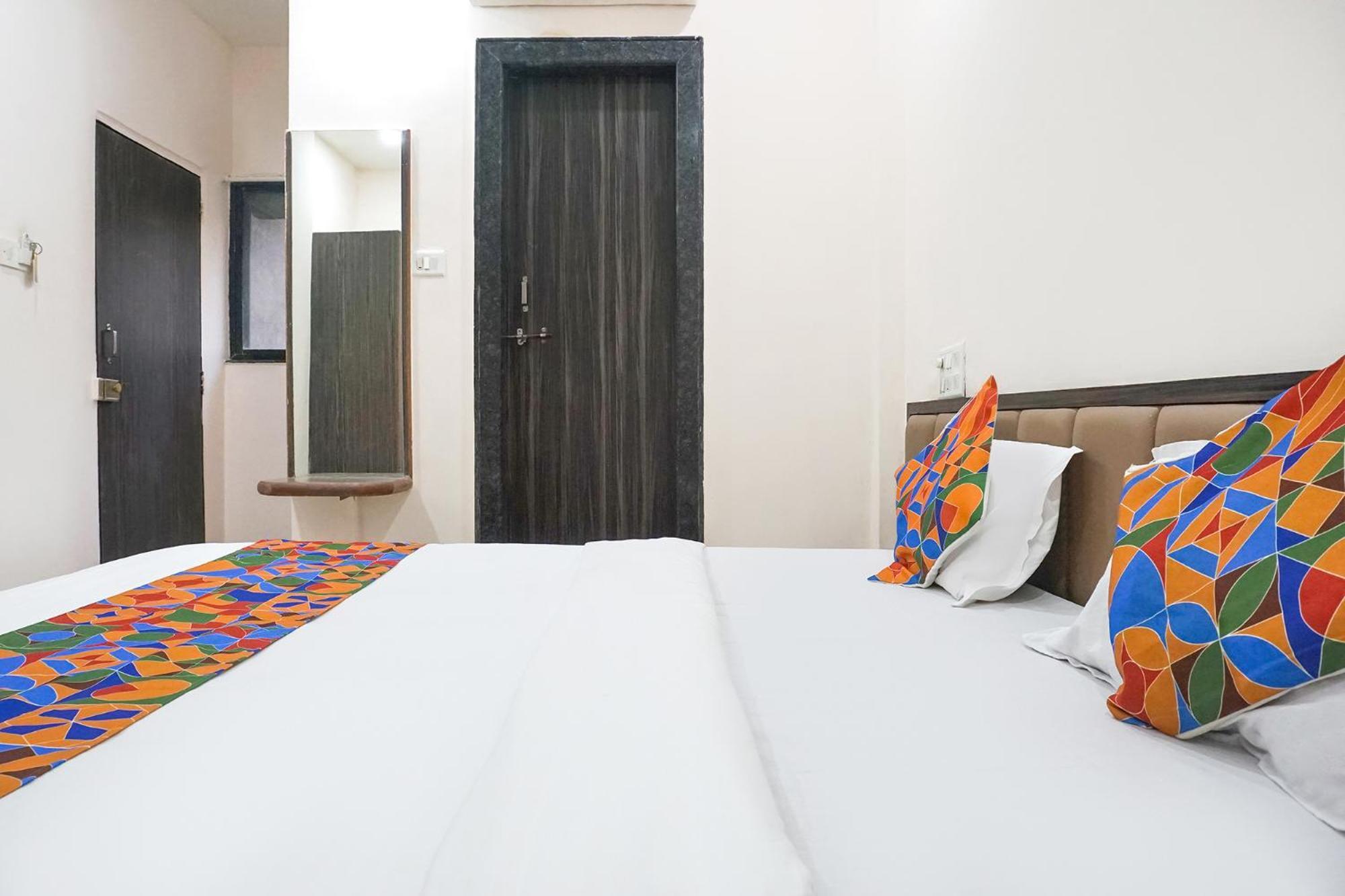 Fabhotel Rachana Residency - Nr Shivaji Nagar Metro Station Пюн Екстериор снимка