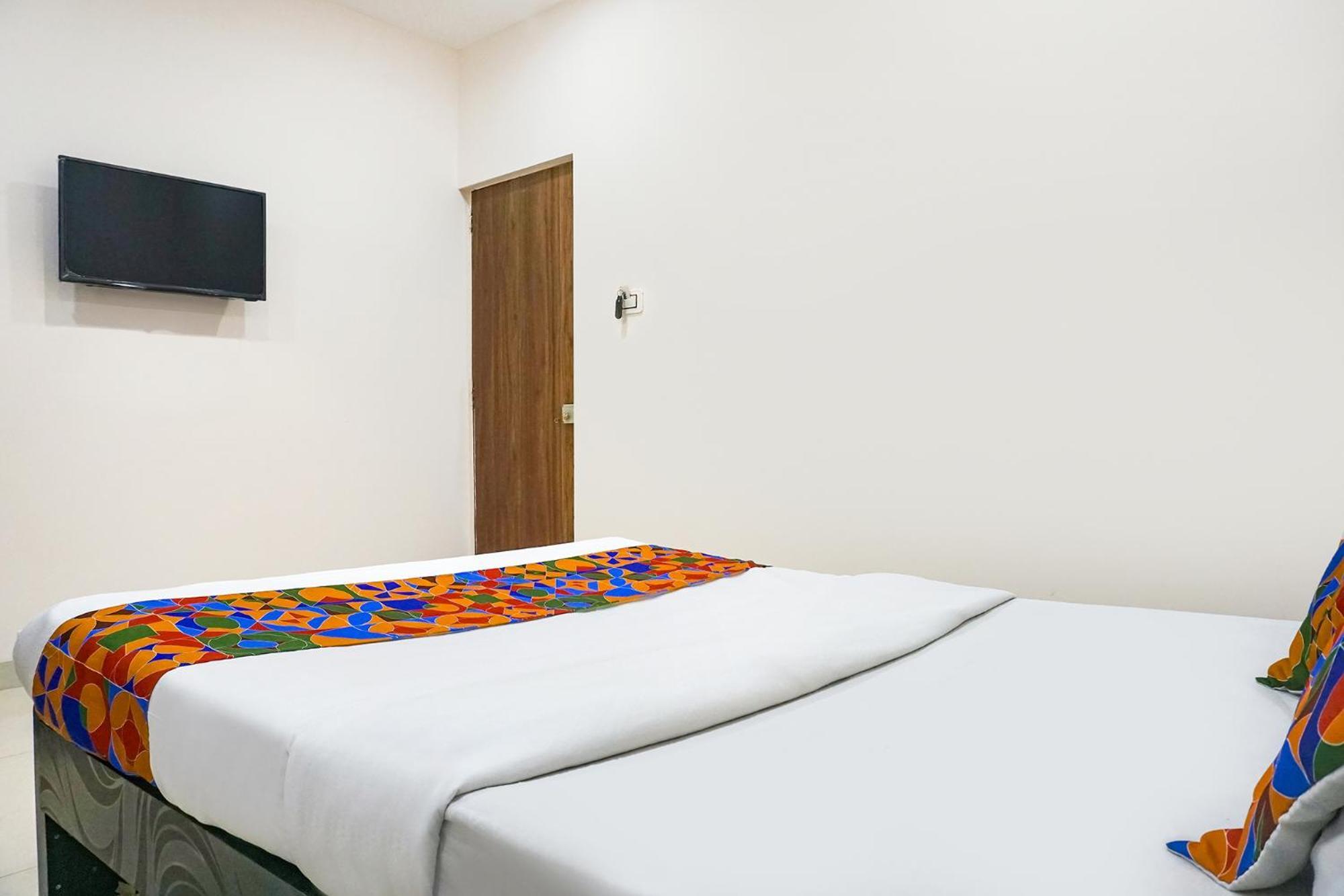 Fabhotel Rachana Residency - Nr Shivaji Nagar Metro Station Пюн Екстериор снимка