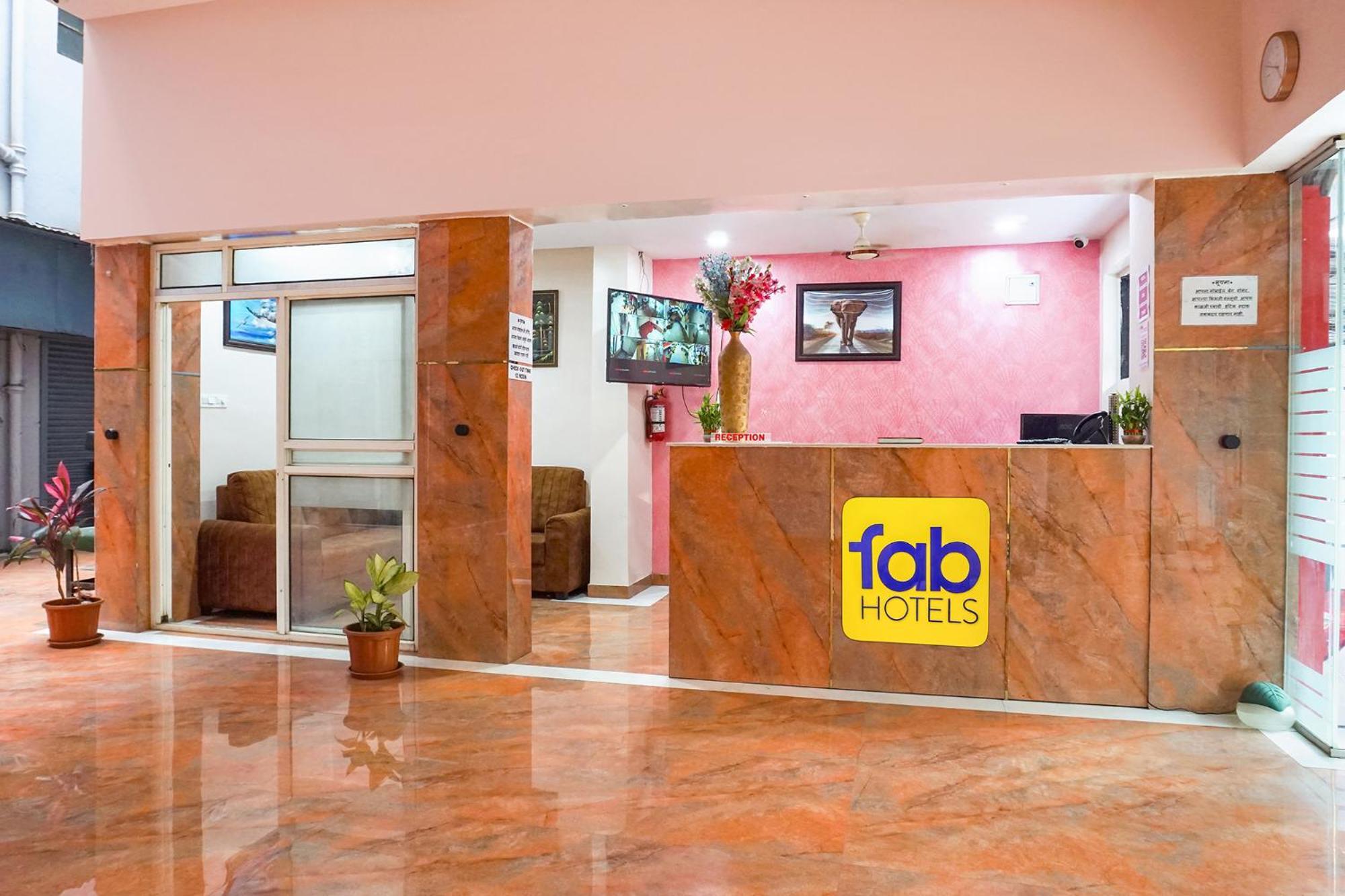 Fabhotel Rachana Residency - Nr Shivaji Nagar Metro Station Пюн Екстериор снимка