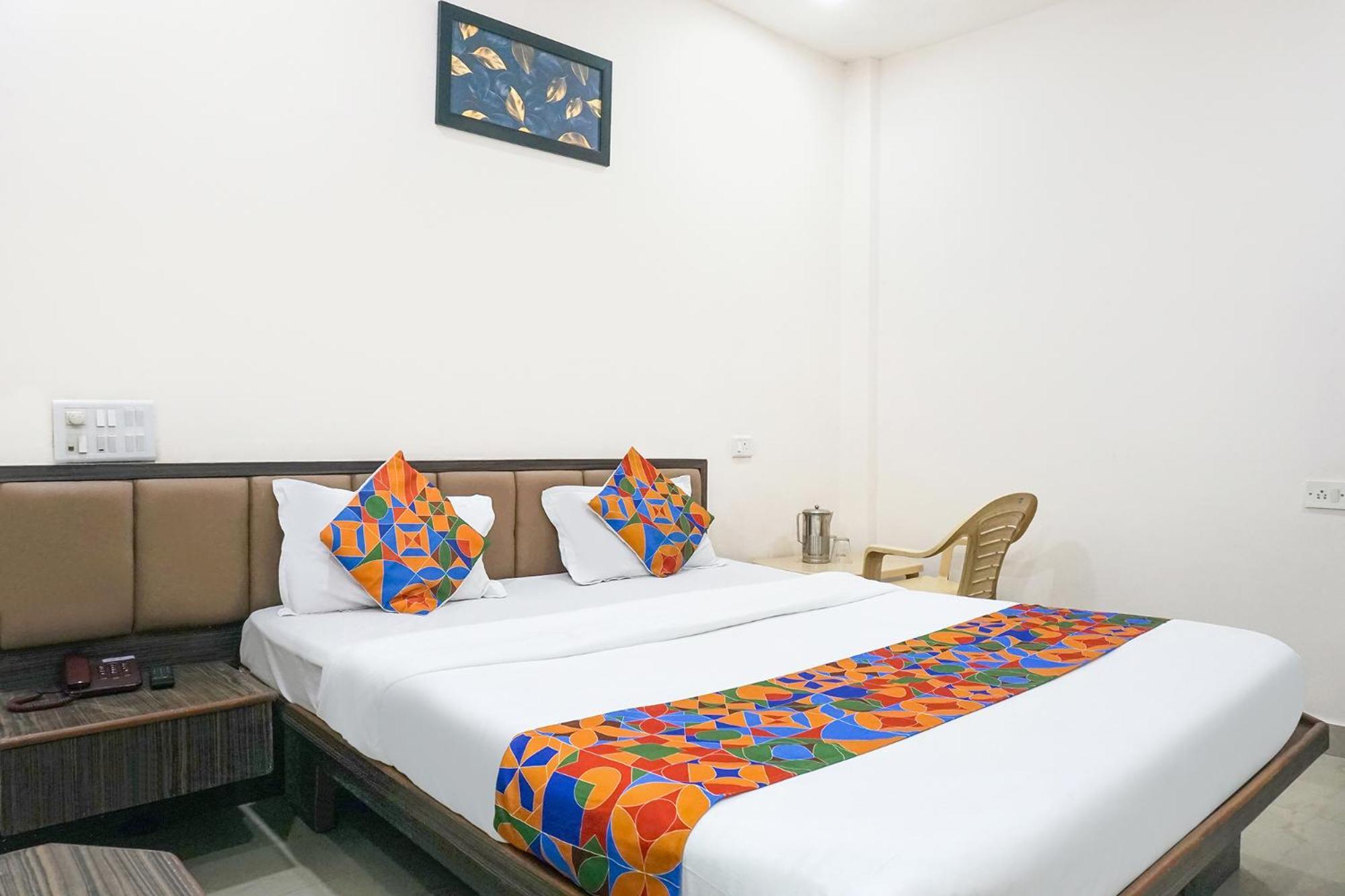 Fabhotel Rachana Residency - Nr Shivaji Nagar Metro Station Пюн Екстериор снимка