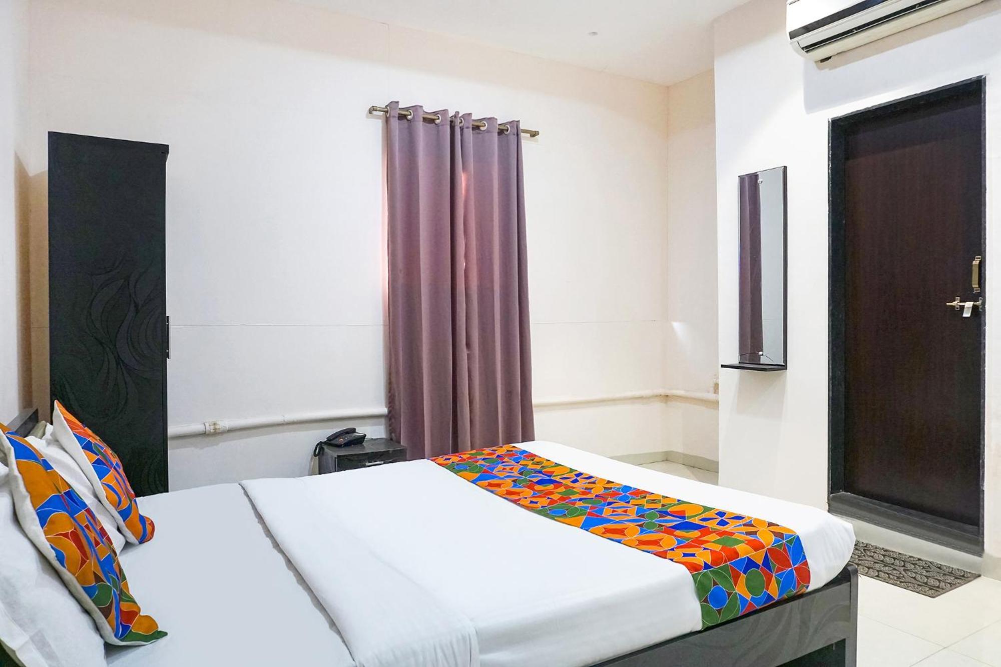 Fabhotel Rachana Residency - Nr Shivaji Nagar Metro Station Пюн Екстериор снимка